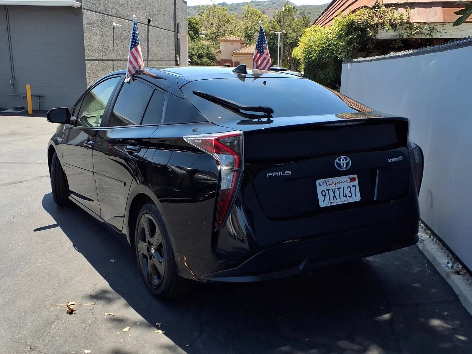 Used 2016 Toyota Prius Three Touring w/ Preferred Accessory Package FWD image 6