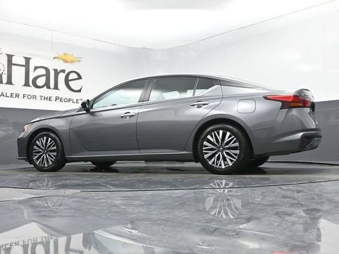 Used 2024 Nissan Altima 2.5 SV FWD image 69