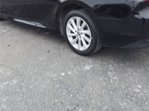 Used 2024 Toyota Camry LE image 18