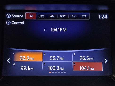 Used 2019 Nissan Pathfinder SL AWD/4WD image 25