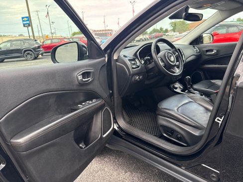 Used 2019 Jeep Compass Limited AWD/4WD image 13