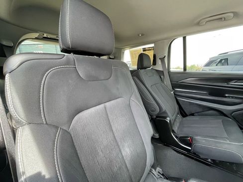 Used 2023 Jeep Grand Cherokee L Laredo w/ Luxury Tech Group I AWD/4WD image 27
