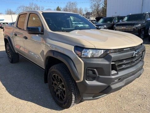 Used 2024 Chevrolet Colorado Trail Boss w/ Technology Package AWD/4WD image 1