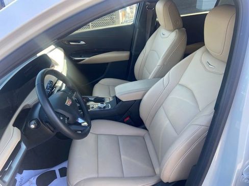 Certified 2025 Cadillac XT4 Premium Luxury image 17