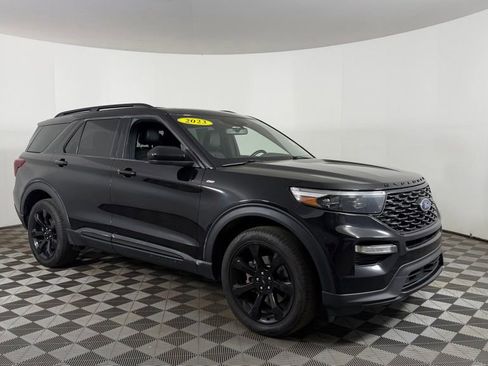 Used 2023 Ford Explorer ST-Line w/ Class IV Trailer Tow Package AWD/4WD image 3