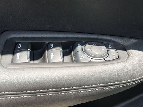 Used 2025 Cadillac XT6 Premium Luxury FWD image 14
