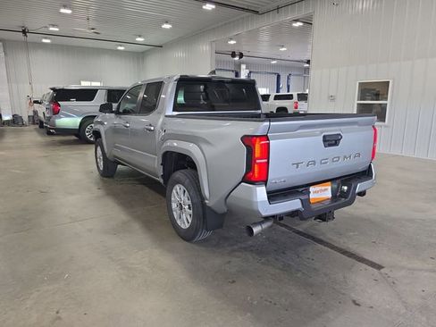 Used 2024 Toyota Tacoma SR5 AWD/4WD image 6