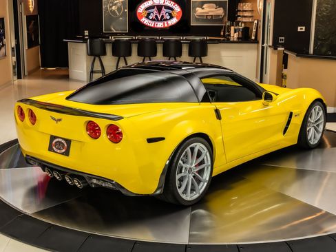 Used 2013 Chevrolet Corvette Z06 w/ 2LZ Preferred Equipment Group RWD image 13