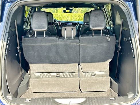 Used 2020 Chrysler Pacifica Limited image 28