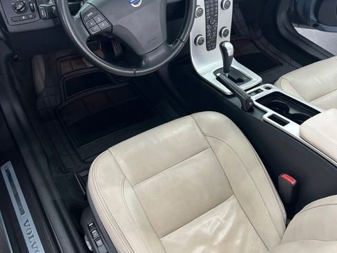Used 2013 Volvo C70 T5 image 32