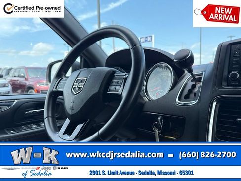 Used 2020 Dodge Grand Caravan SE FWD image 35