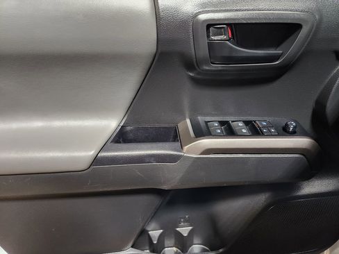 Used 2023 Toyota Tacoma SR5 w/ Technology Package image 44