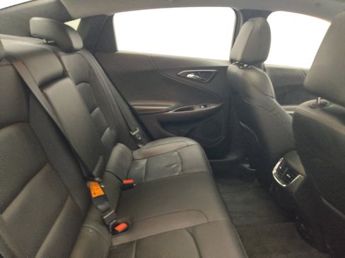 Used 2018 Chevrolet Malibu LT w/ Leather Package FWD image 19