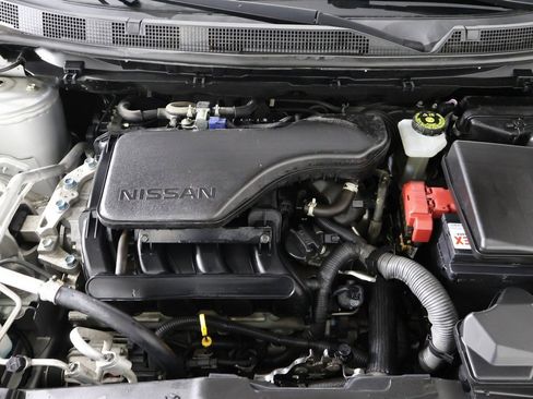 Used 2020 Nissan Rogue Sport S image 17