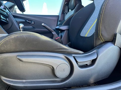 Used 2019 Hyundai Veloster Turbo R-Spec image 18