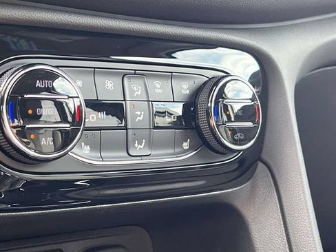 Used 2023 Buick Encore GX Select w/ Safety Package II AWD/4WD image 21