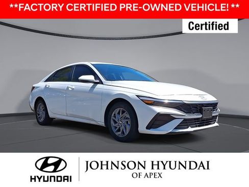 Used 2025 Hyundai Elantra Hybrid FWD image 1