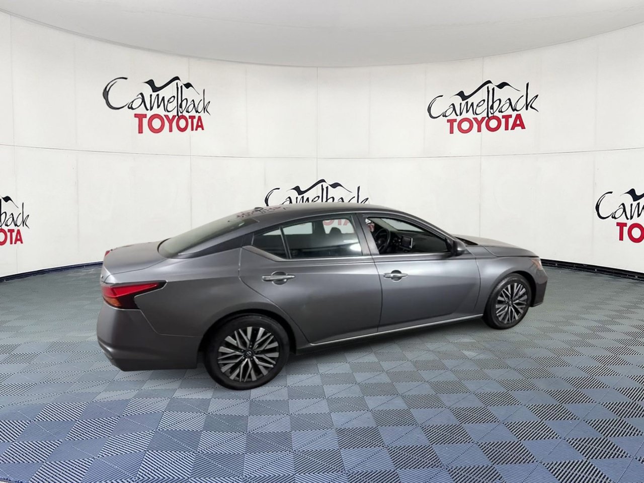 Used 2023 Nissan Altima 2.5 SV FWD image 3