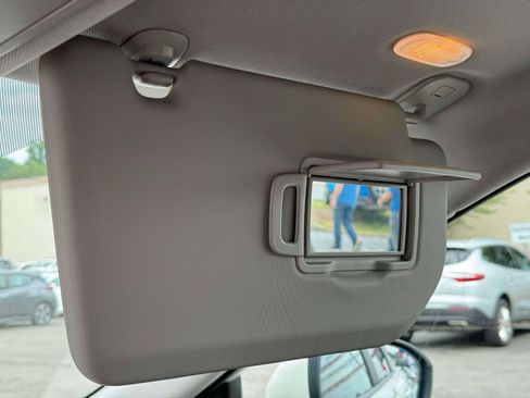 Used 2023 Nissan Rogue SV image 12