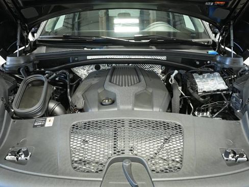 New 2026 Porsche Macan AWD/4WD image 29