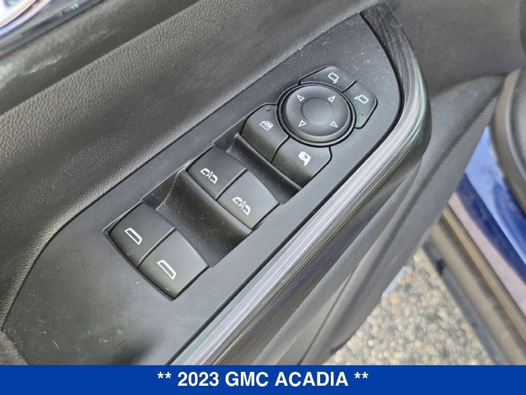 Used 2023 GMC Acadia SLT w/ Technology Package AWD/4WD image 10