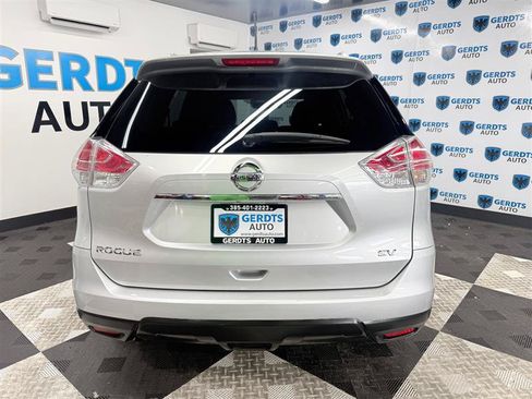 Used 2016 Nissan Rogue SV w/ SV Premium Package FWD image 5