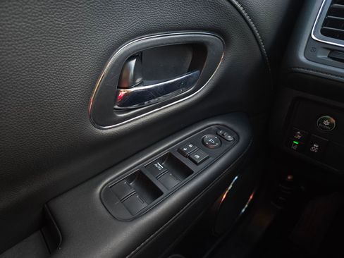 Used 2021 Honda HR-V EX-L image 21