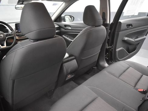 Used 2024 Nissan Altima 2.5 SV image 13