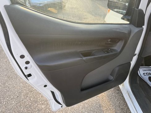 Used 2019 Nissan NV200 S image 24