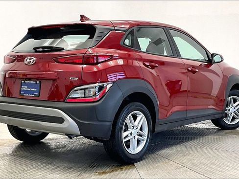Used 2023 Hyundai Kona SE image 2