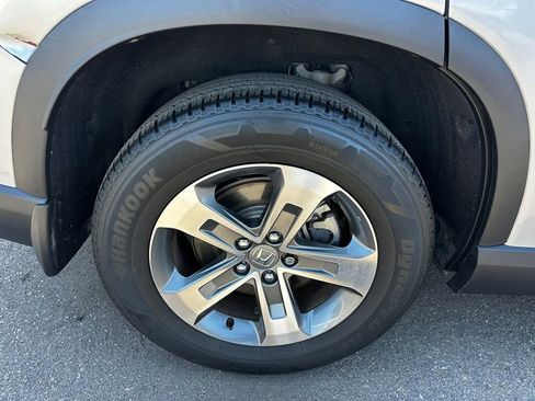 Used 2023 Honda Pilot EX-L image 11