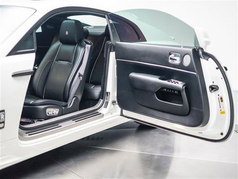 Used 2016 Rolls-Royce Wraith image 26