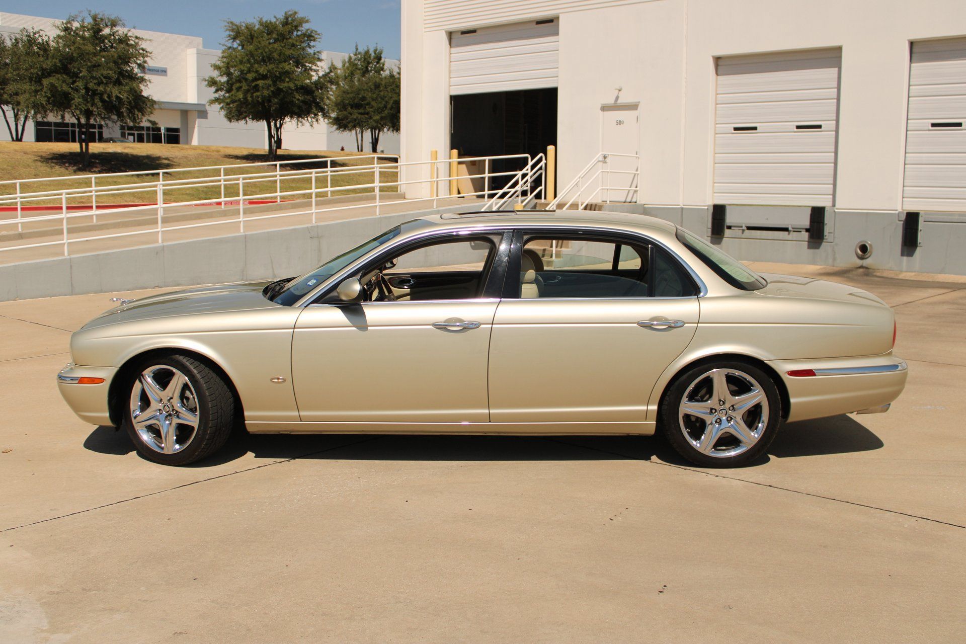 Used 2006 Jaguar XJ8 RWD image 5