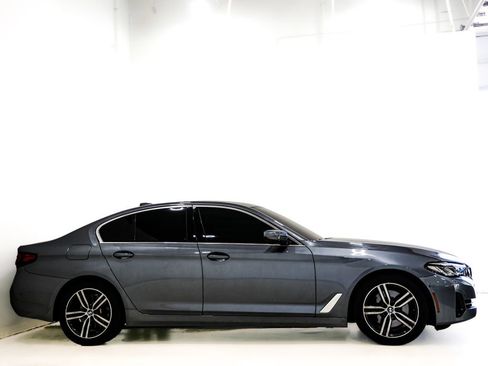 Used 2021 BMW 530i xDrive w/ Executive Package AWD/4WD image 4
