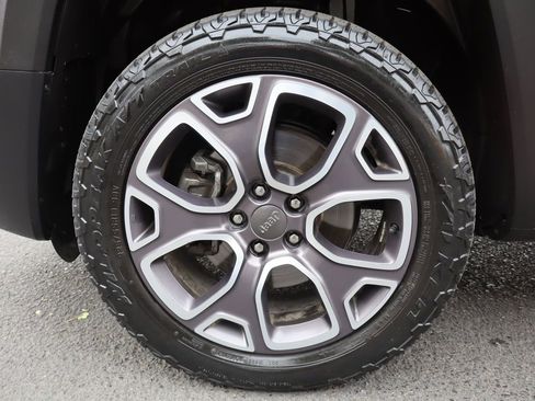 Used 2016 Jeep Renegade Limited image 41