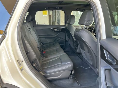 Used 2025 Audi Q7 3.0T Premium Plus image 23