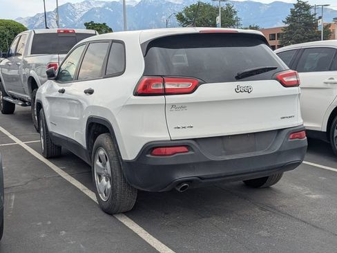 Used 2016 Jeep Cherokee Sport AWD/4WD image 3