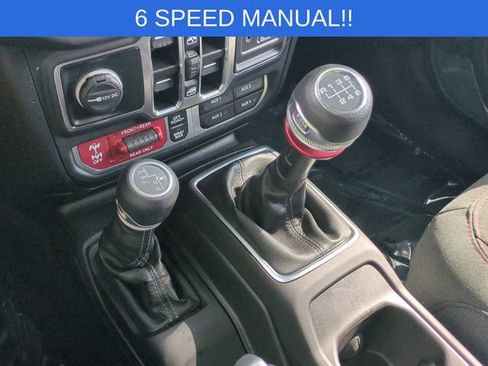 Used 2024 Jeep Wrangler Unlimited Rubicon w/ Technology Group AWD/4WD image 25