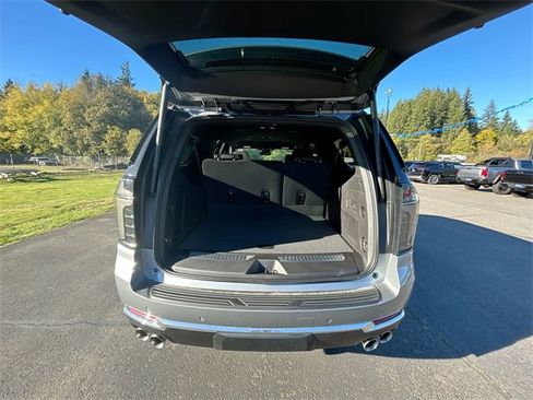 New 2025 Chevrolet Suburban Premier image 26