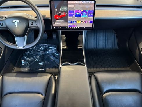 Used 2019 Tesla Model 3 Standard Range RWD image 17