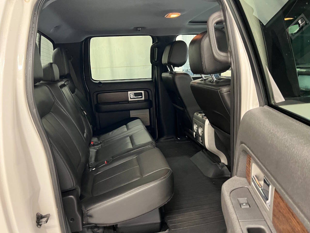 Used 2014 Ford F150 Lariat w/ Equipment Group 502A Luxury AWD/4WD image 9