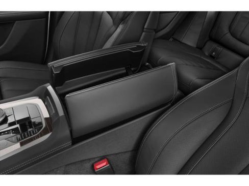 Used 2022 BMW X6 xDrive40i w/ Executive Package AWD/4WD image 17