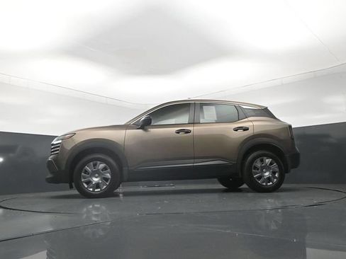 Used 2025 Nissan Kicks S w/ Interior Electronics Package FWD image 31