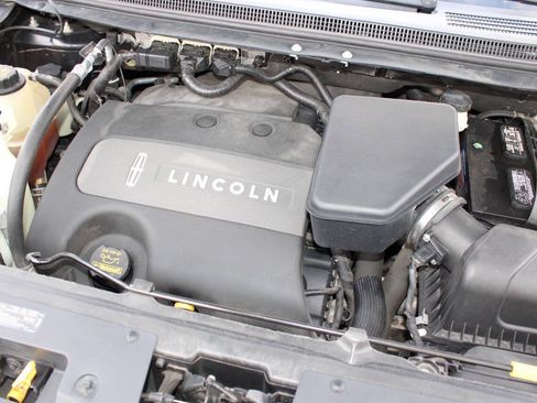 Used 2013 Lincoln MKX AWD image 25