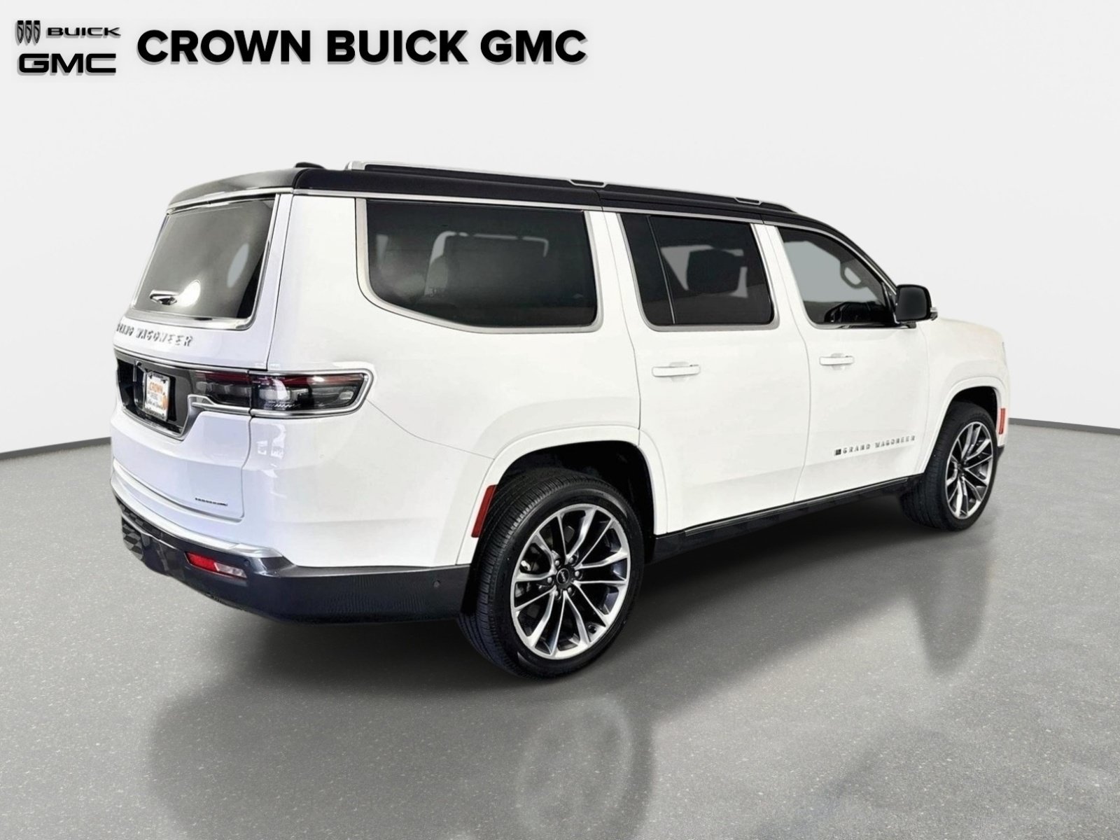 Used 2022 Jeep Grand Wagoneer Series I AWD/4WD image 5