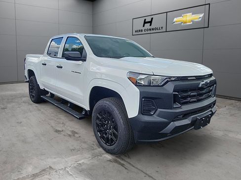 New 2026 Chevrolet Colorado W/T w/ WT Custom Package AWD/4WD image 7