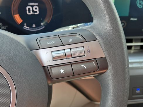 Used 2026 Hyundai Kona SE FWD image 13