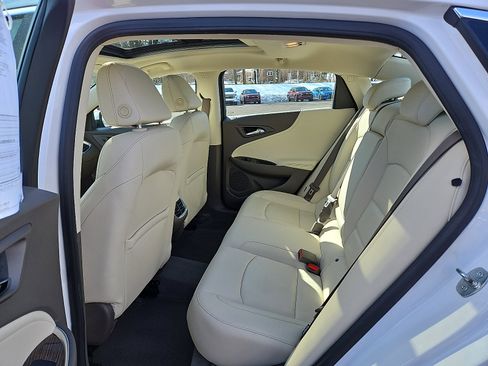 Used 2020 Chevrolet Malibu LT w/ Leather Package image 10