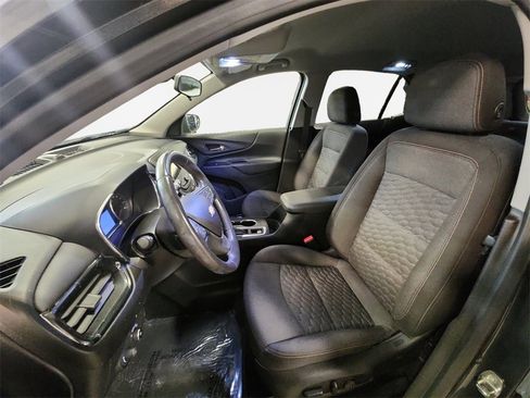 Used 2019 Chevrolet Equinox LT w/ Driver Convenience Package image 12