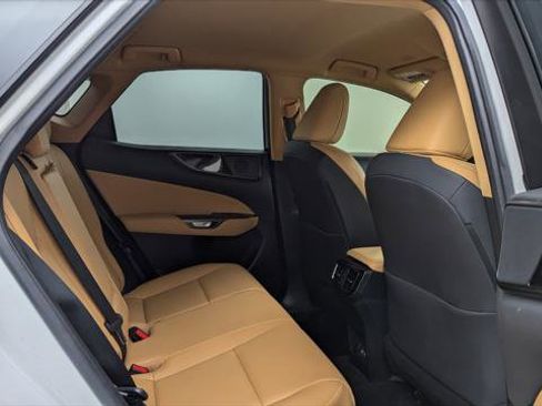 Used 2025 Lexus NX 250 NX 250 w/ Towing Package (2000 Lbs) image 18